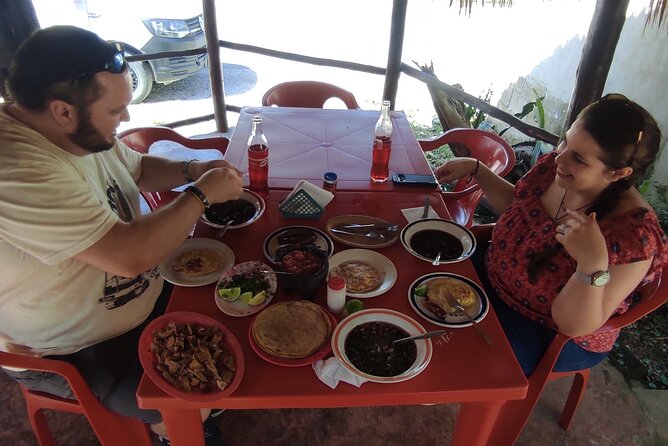Expert Guided: Chichen Itza Tour with Early Access - Lunch keeps the day simple
