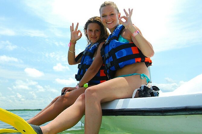 Fast & Fun: Cancun Speedboat Tour with Snorkeling - What the guide adds to the outing