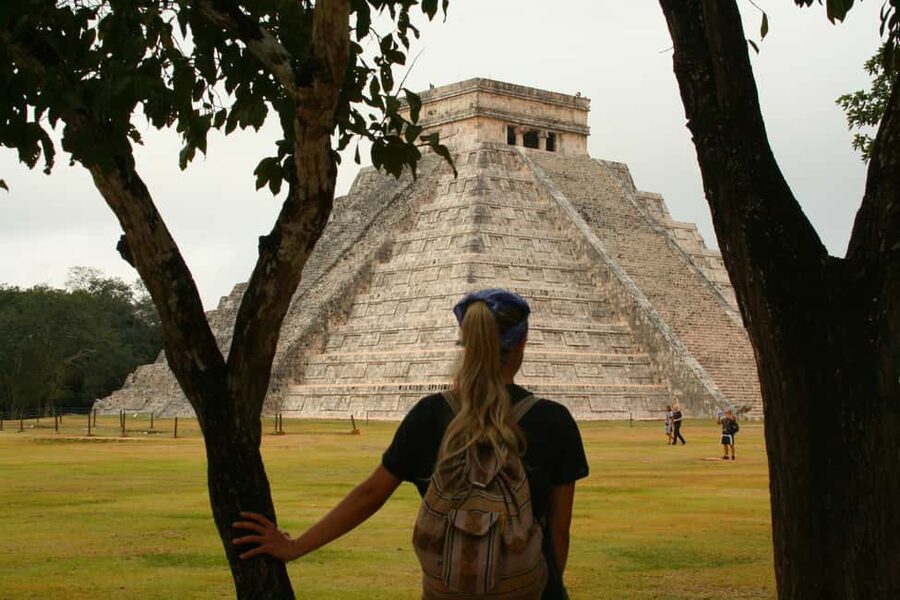 From Cancun: Chichén Itzá, cenote, Valladolid, and Tequila - An early start from Cancun