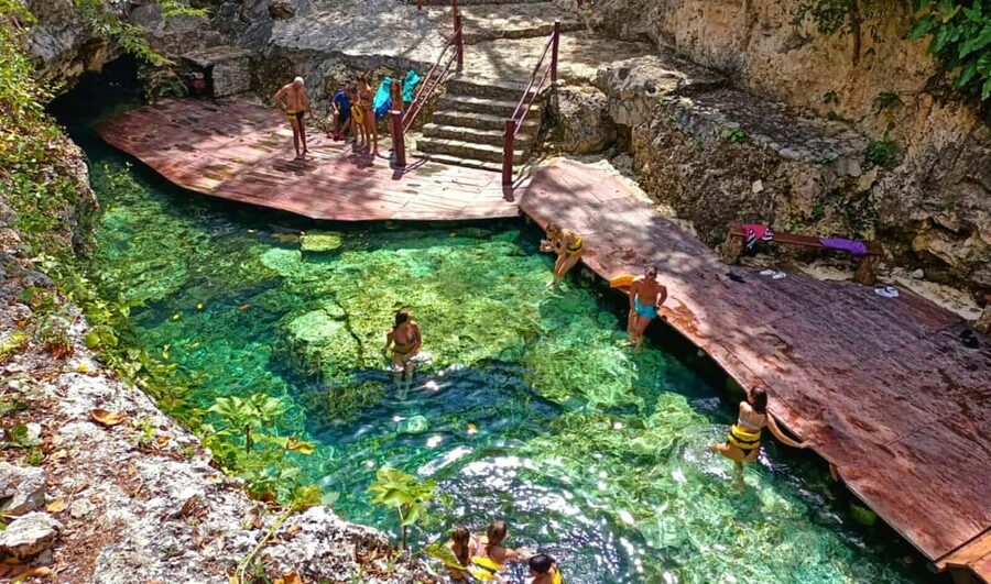 From Cancun: Tulum, Cenote and Turtle Swim Tour at Akumal - Guides, drivers, and the pace of the day