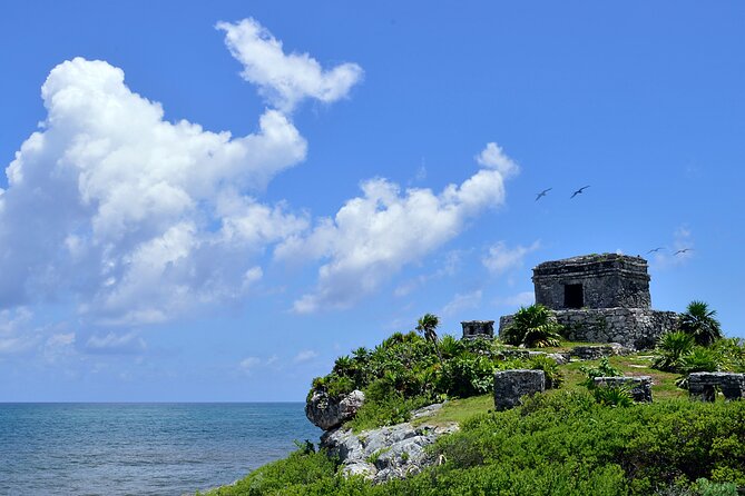 Full Day Guided Tour of Tulum and Coba, 4 places in 1 Day - Playa del Carmen: a quick final look at the center