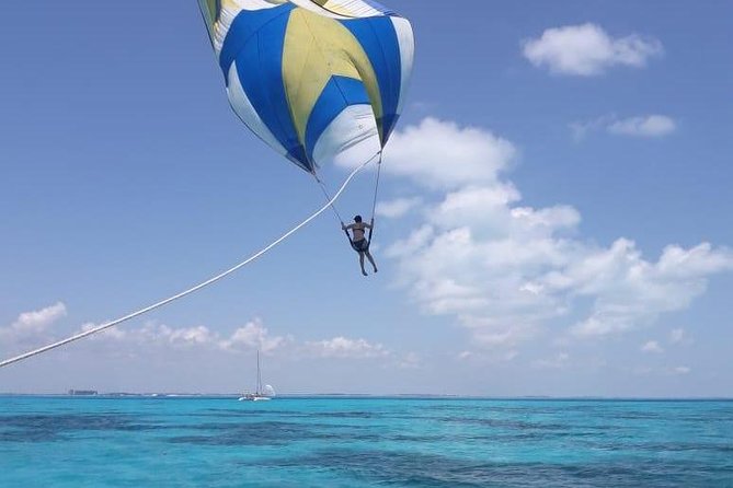 Full-day Isla Mujeres All-inclusive Cruise from Cancún - Exploring Isla Mujeres by golf cart