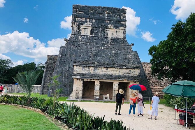 Full Day Tour Chichén Itzá Cenote Saamal Valladolid with buffet - Who should book this Chichén Itzá tour
