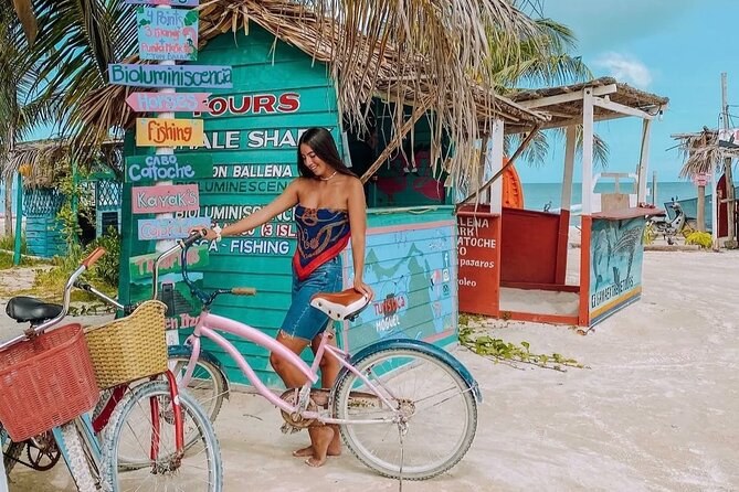 Full Day Tour of Holbox Island and Yalahau Cenote with Lunch - Lunch by the shore, with a few limits