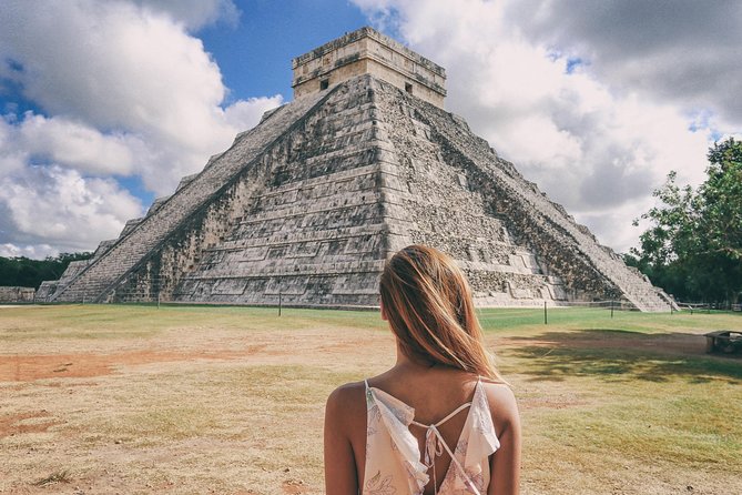Full Day Tour To Chichen Itzá For The Best Price From Cancun - Valladolid: one hour in a Mexican town