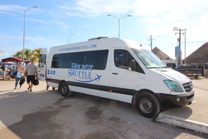 Holbox Cancun Airport Shuttle Terminal 2 - My booking advice for a low-stress departure