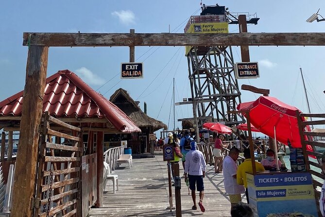 Isla Mujeres Basic Tour in Catamaran with Snorkel and Open Bar - Group size, comfort, and seasickness
