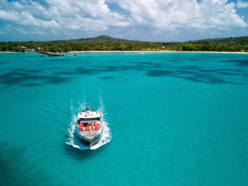 Isla Mujeres: Catamaran Ride with Open Bar, Snorkeling, and Lunch - The return sail to Cancun