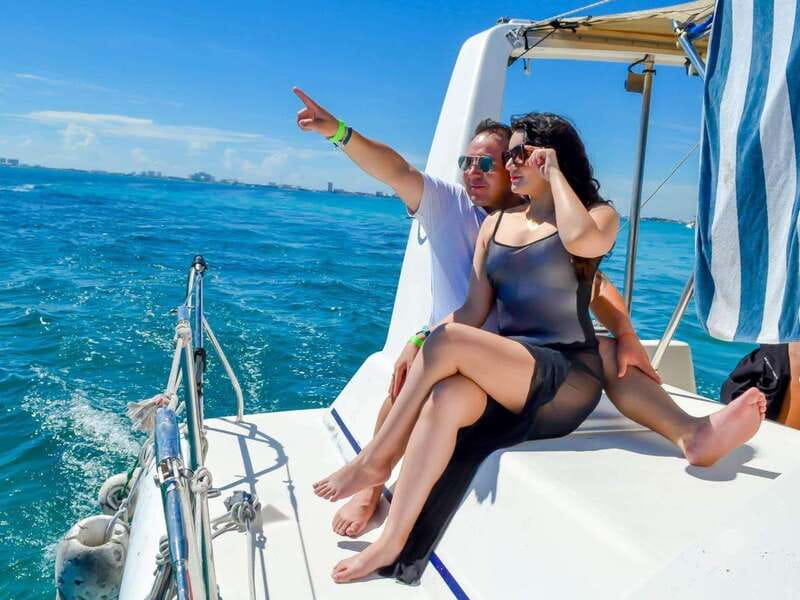Isla Mujeres: Catamaran with Open Bar, Snorkeling and Lunch - Who should book this catamaran trip?
