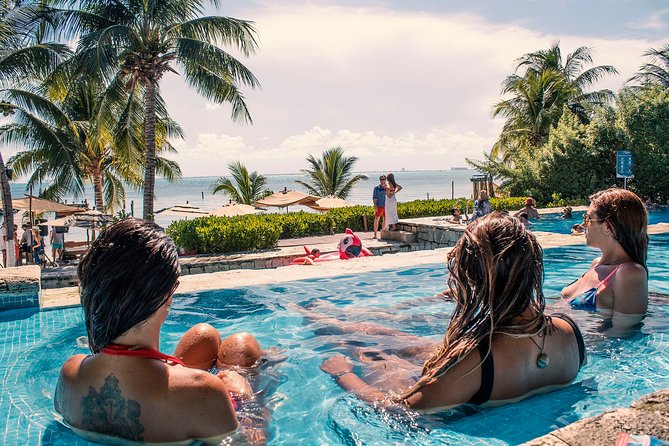 Isla Mujeres luxury catamaran with premium open bar and lunch - Timing, crowd levels, and comfort