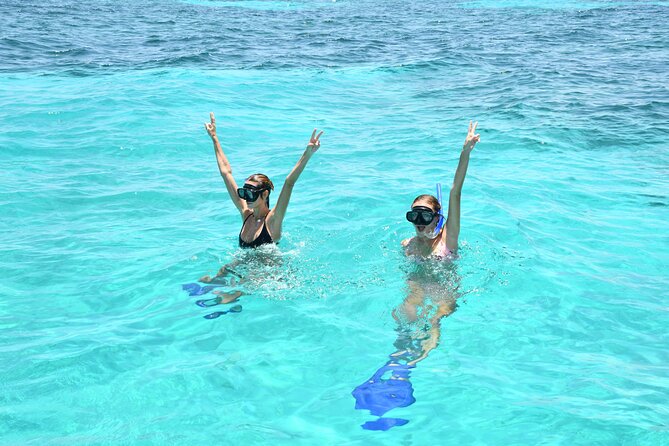 Isla Mujeres Platinum by Albatros Catamarans - El Meco Reef and the reality of the snorkel stop