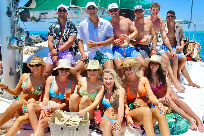 Isla Mujeres Spring Break Party Catamaran Snorkel and Open Bar - Lunch at a beach club