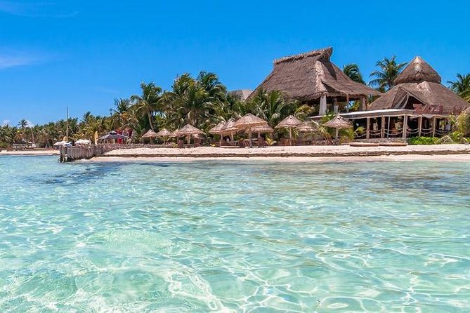 Isla Mujeres tour in a Catamaran with snorkel, open bar, lunch - Sailing toward Isla Mujeres