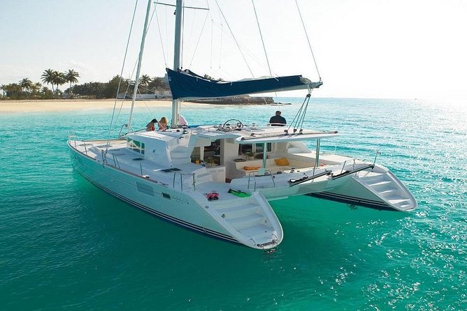 Isla Mujeres tour in a Catamaran with snorkel, open bar, lunch - Free time on Isla Mujeres