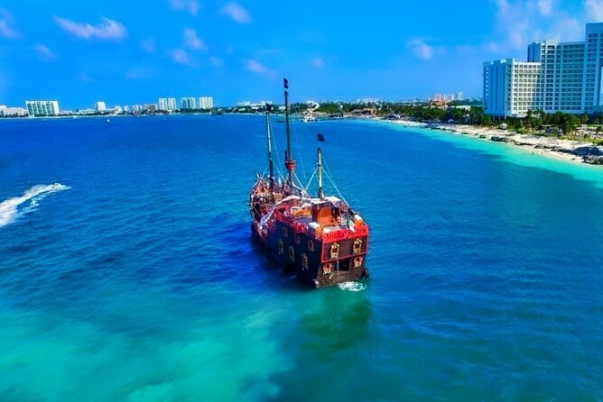 Jolly Roger Pirate Show and Dinner Cruise with Open Bar - The main pirate show and battle scenes