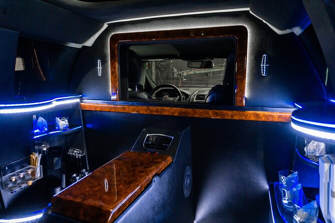 Lincoln Strecth Limo from Costa Mujeres to Cancun Airport - What You Will and Will Not See Along the Way