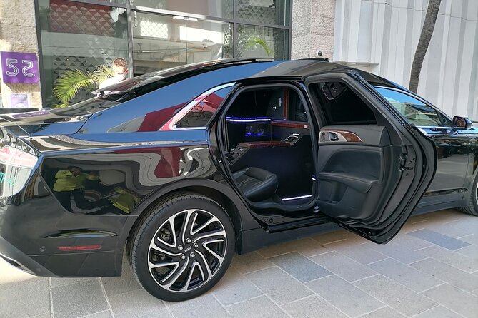 Lincoln Strecth Limousine with Wi Fi on board - Wi-Fi, comfort, and the small print