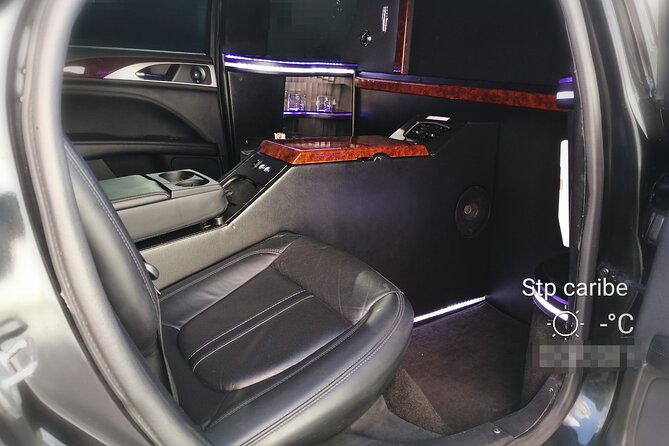 Lincoln Strecth Limousine with Wi Fi on board - Who should book this Cancun transfer?