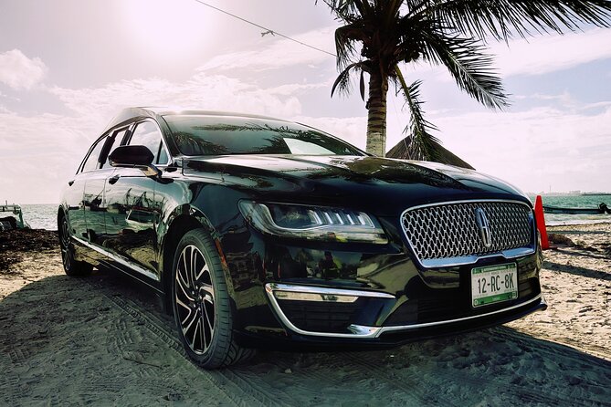 Lincoln Strecth Limousine with Wi Fi on board - From Cancun Airport to the correct meeting point