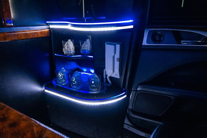 Lincoln Stretch limo from Cancun Hotel Zone to Cancun Airport - Working backward from your flight time