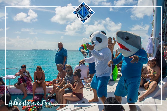Luxury Catamaran tour to Isla Mujeres with Transportation from Cancun - Isla Mujeres, from downtown to Playa Norte