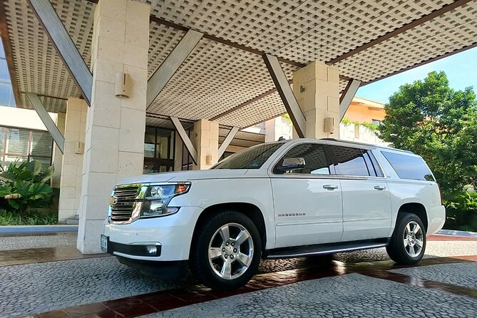 Luxury one way transfer to Tulum from Cancun airport - Finding the driver at four different terminal points
