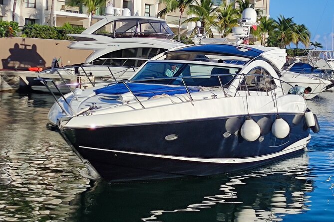 Luxury Sunseeker 50 - 6 hs Cancun - Isla Mujeres (MagicSea-SS) - Snorkeling and swimming in clear water