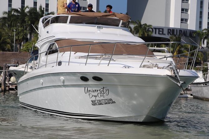 Luxury Yacht in Paradise and snorkel by Isla Mujeres - Drinks, lunch, and the real cost