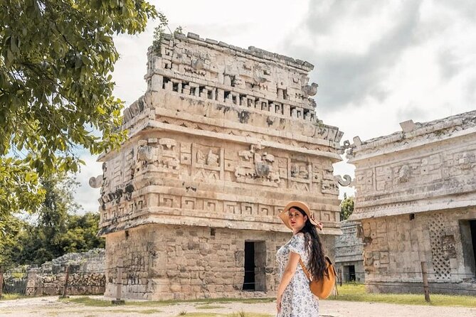 Majestic Chichén Itzá, Cenote Suytun, & Cenote Ikkil Journey - Boxed lunch, water, and a regional buffet