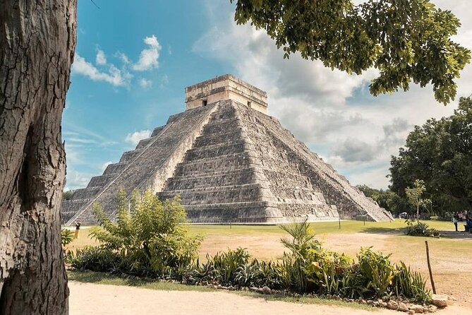 Majestic Chichén Itzá, Cenote Suytun, & Cenote Ikkil Journey - Cenote Ik Kil and the second swim