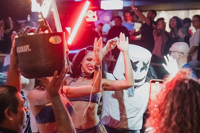Mandala Cancun NightClub - Choosing between admission and drinks