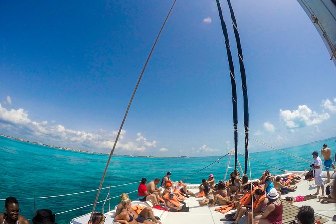 Mujeres Island Tour by Catamaran from Cancun City - Lunch at the beach club