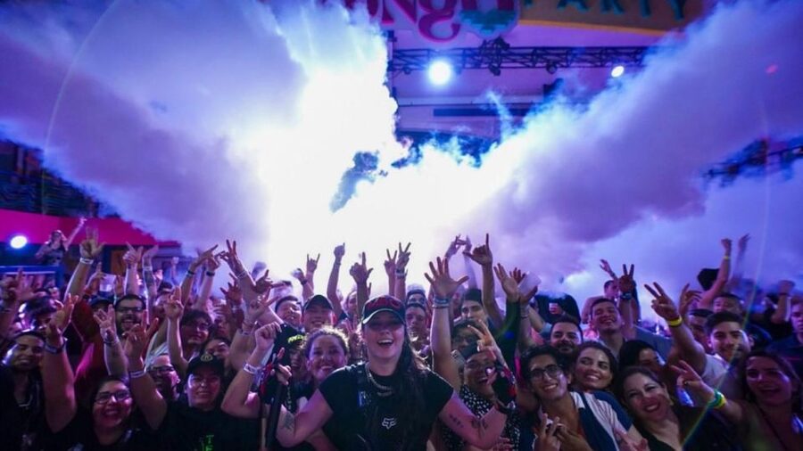 Neon Glow night Beach Party Regular - Starting at Coco Bongo in Plaza Forum