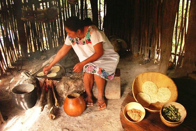Oncelife experience of CHICHEN ITZA NIGHT SHOW. Cenote and Valladolid included. - One Hour and Thirty Minutes in Valladolid