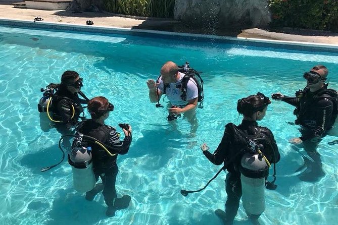 Open Water Diver course PADI in Cancun - Four ocean sessions and the 18-meter limit