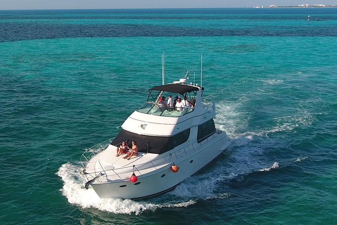 Playa Mujeres rent a Yacht 4hrs with Food and drinks aboard CA55 - A private day on the water from Cancun