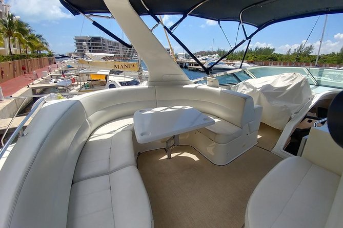 Playa Mujeres rent a Yacht 4hrs with Food and drinks aboard CA55 - Snorkeling near El Meco Reef