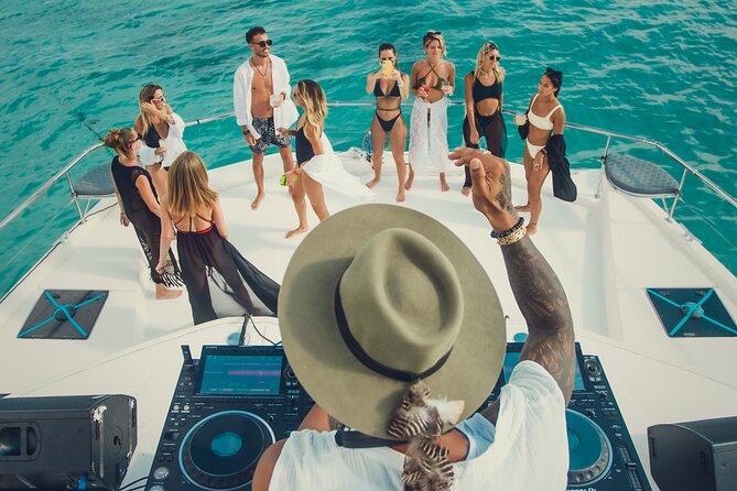Private All Inclusive Sunset DJ Cruise – 51' Leopard Cancun - Key points at a glance