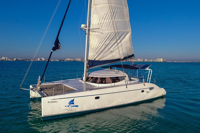Private Catamaran from Cancun to Isla Mujeres | For up to 30 pepl - What the open bar does and does not cover
