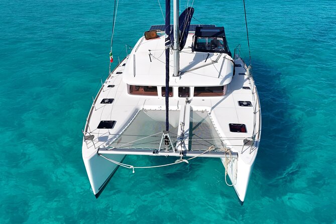 Private Catamaran Tour Super to Isla Mujeres - Beach-club lunch and facilities