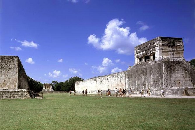 Private Chichen Itza Tour - Cenote Ik Kil: a cool break after the ruins