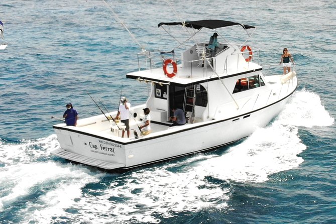 Private fishing charter Boat 48ft 12 pax Good Marlin and Sailfish - Who should book this Cancun fishing trip?
