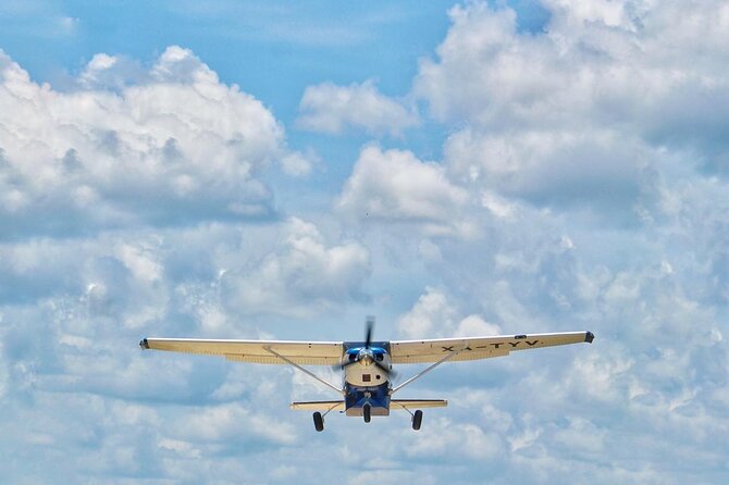 Private flight to Holbox from Cancun - A short flight with useful scenery