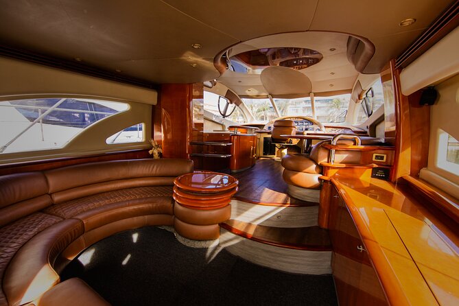 Private Luxury Sunset Dinner Cruise – 51' Leopard Yacht in Cancun - Booking Advice for a Smoother Evening