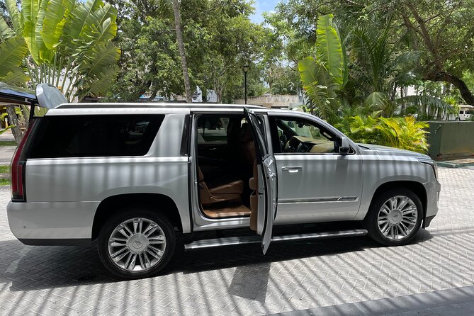 Private Luxury Transfer from Airport to Playa del Carmen - The drivers and the human side of the ride