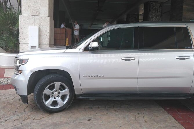 Private luxury transportation from CUN Airport to Playa del Carmen - Timing, luggage, and group comfort