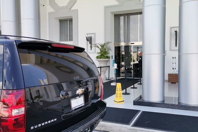 Private luxury transportation from CUN Airport to Playa del Carmen - Who gets the best value at $63.50 per person