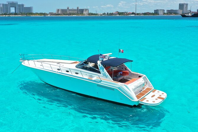 Private Luxury Yacht 55FT Rental in Cancun - Leaving Cenzontle 13 and crossing Nichupte Lagoon