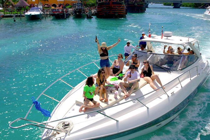 Private Premium Yacht 46FT Rental in Cancún - Who should book this charter