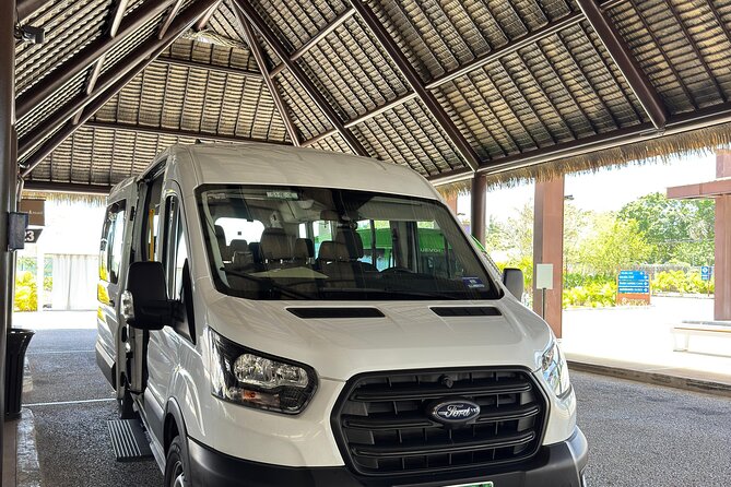 Private Roundtrip Transportation from Cancun Airport - Finding the representative at Cancun Airport